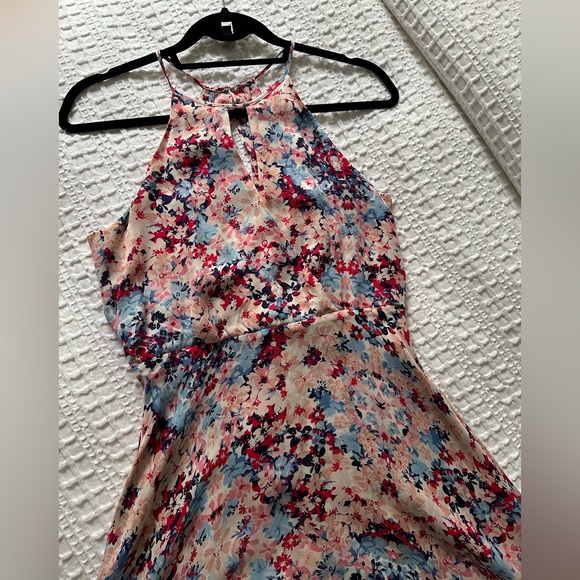 Flirty Silk Summer Dress - Picture 4 of 8